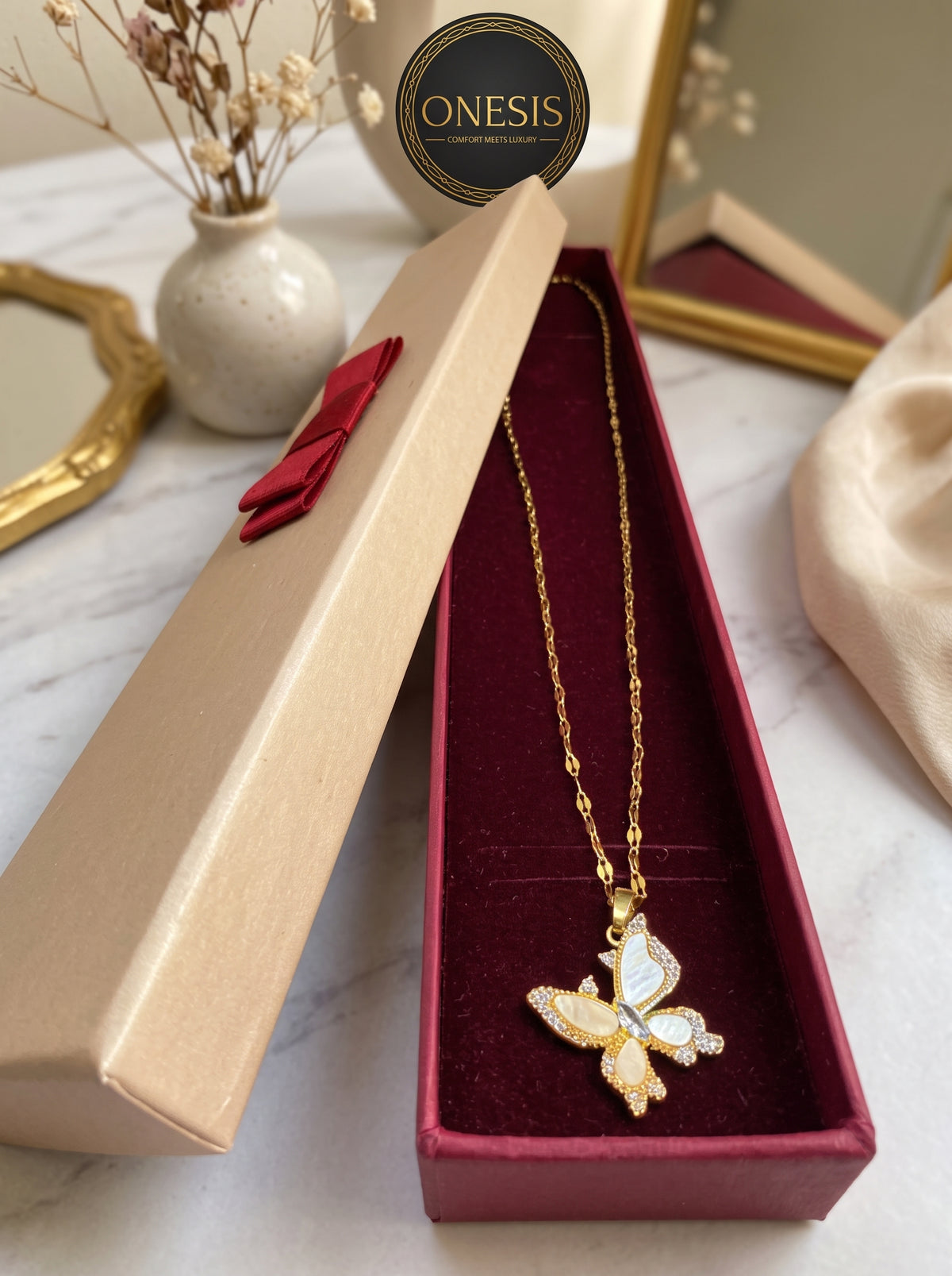 ✨ Colier „Papillon Mosaïque” – Oțel Placat cu Aur 18K (5 Straturi)